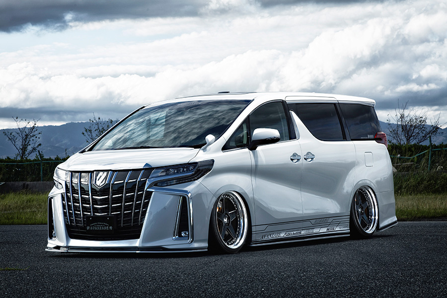 30系 Alphard 後期 ニューコンプリートカー Avanzare Stylish